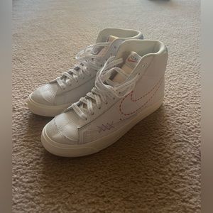 Nike Blazer Mid Vintage High Top Leather Sneaker
White